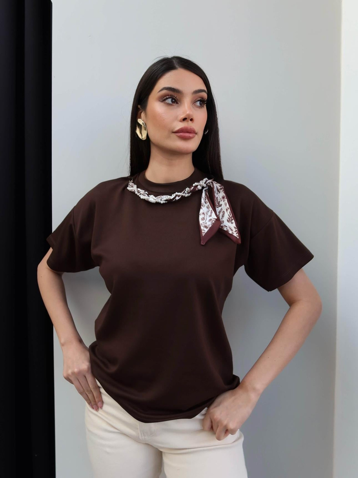 Yaka İnci Fularlı Modal Tshirt