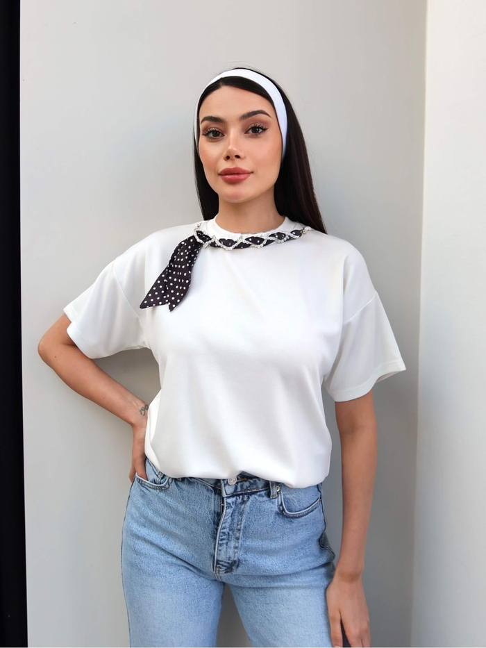 Yaka İnci Fularlı Modal Tshirt
