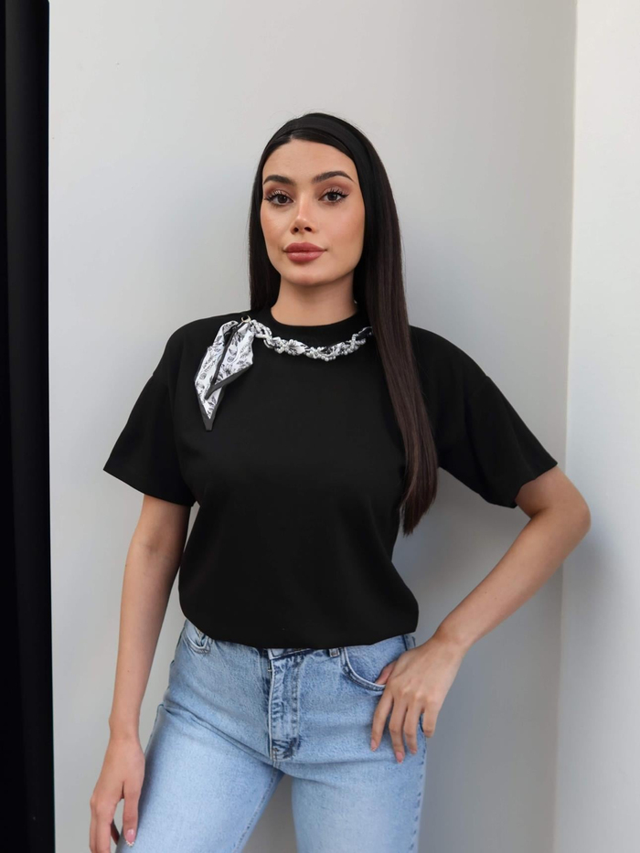 Yaka İnci Fularlı Modal Tshirt