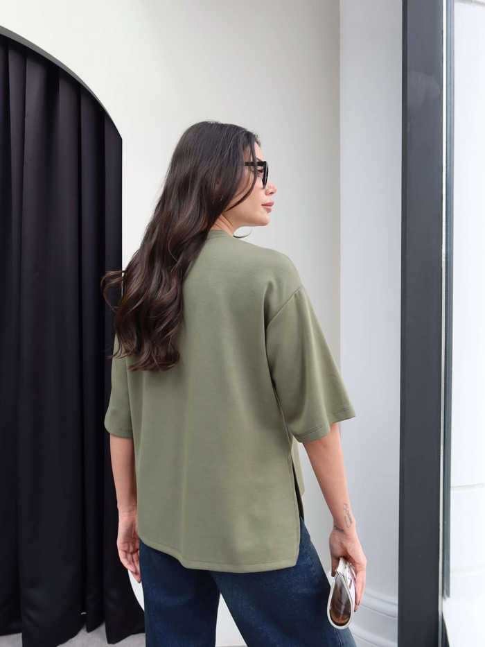 Yan Yırtmaçlı Tshirt