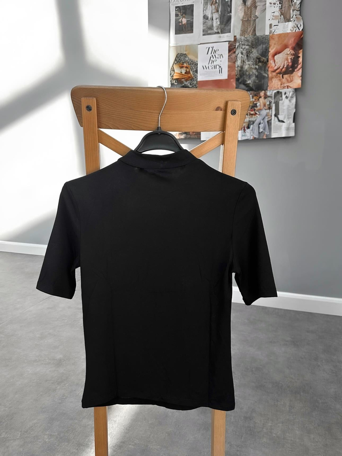 Yüksek Yakalı Basic Tshirt