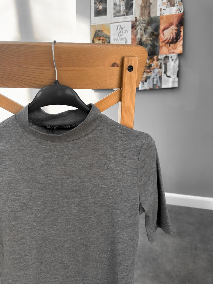 Yüksek Yakalı Basic Tshirt