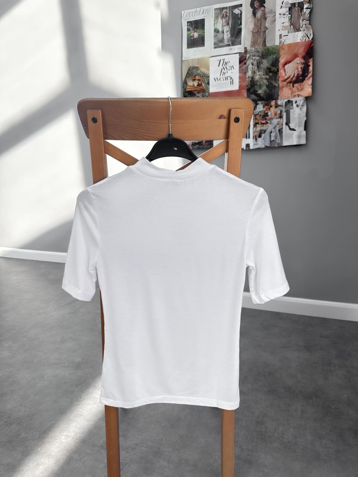 Yüksek Yakalı Basic Tshirt