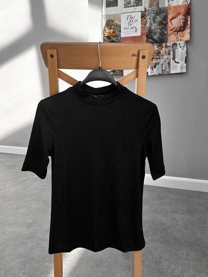 Yüksek Yakalı Basic Tshirt