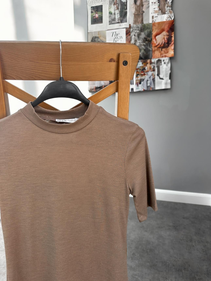 Yüksek Yakalı Basic Tshirt