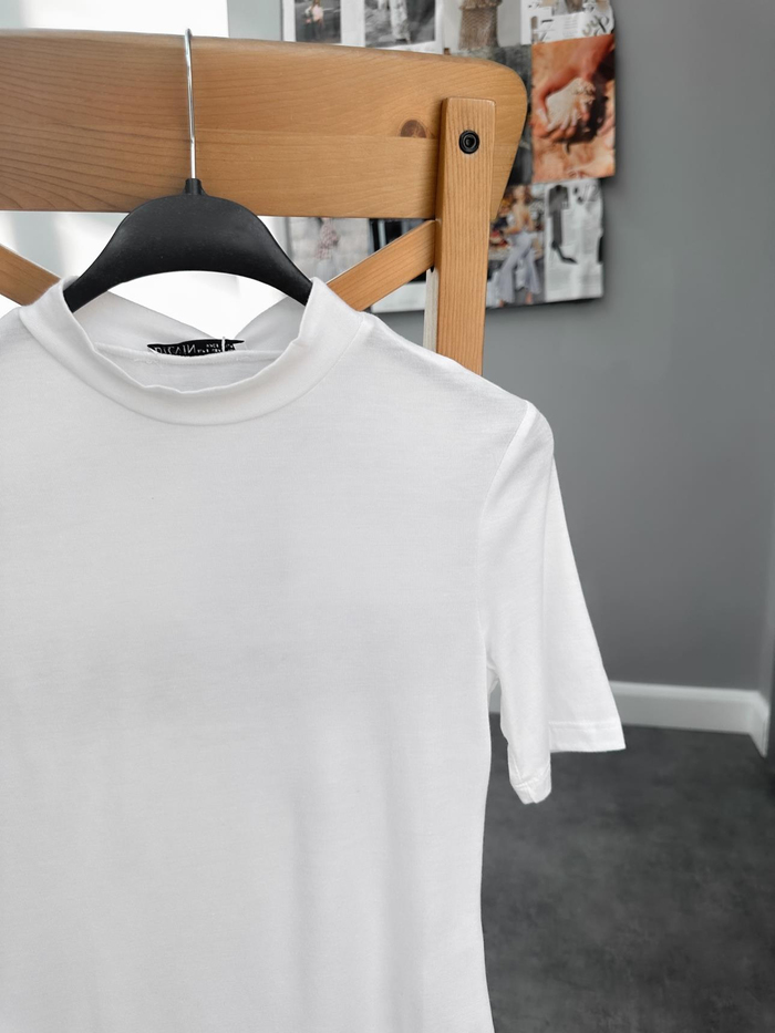 Yüksek Yakalı Basic Tshirt