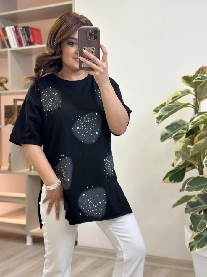 Yuvarlak Taşlı Yanları Yırtmaçlı Tshirt SİYAH-23YUST000229