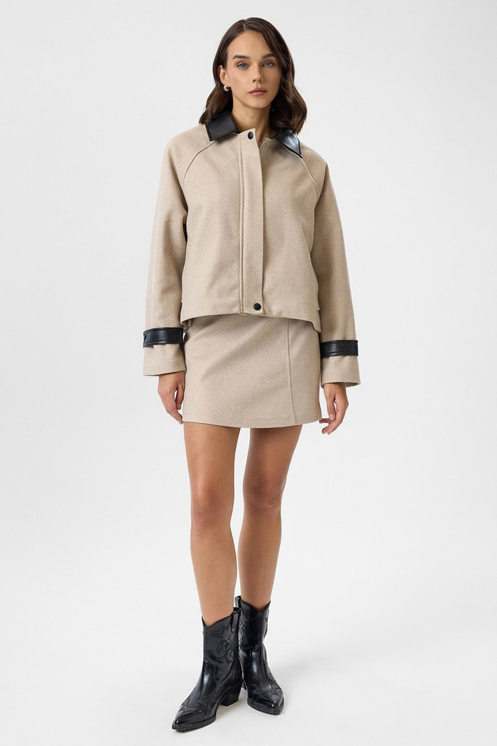 Deri Yakalı Astarlı Kaşe Ceket