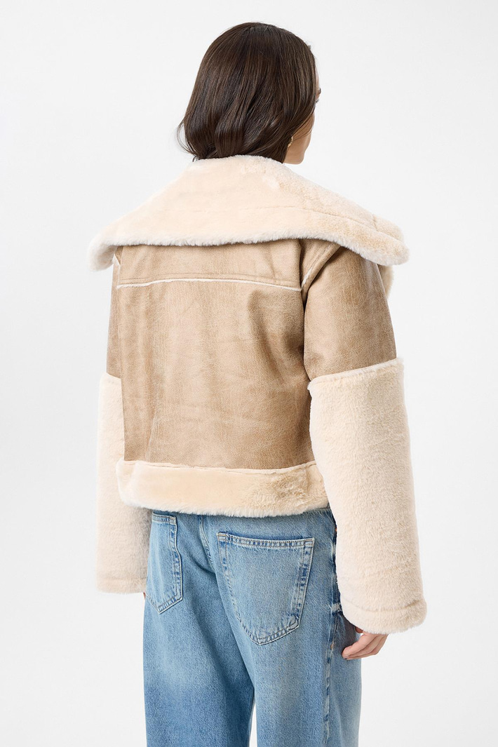 Geniş Yakalı Kolu Peluş Mont