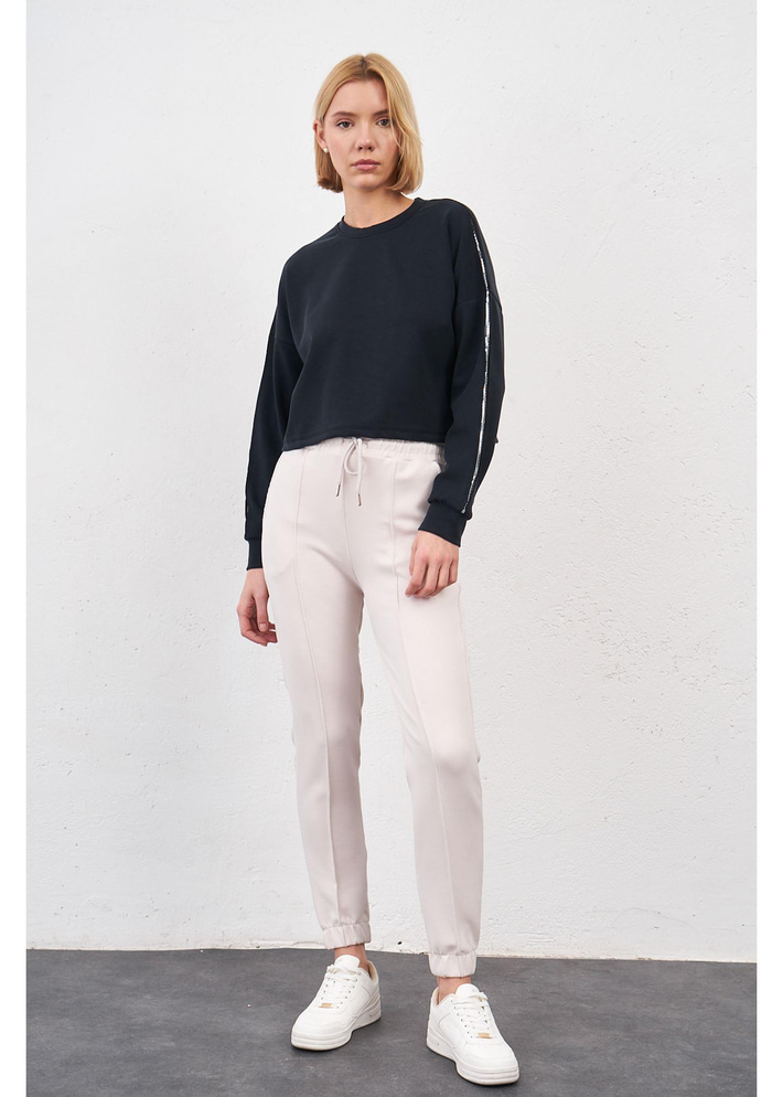 Bisiklet Yaka Kolu Pullu Modal Bluz