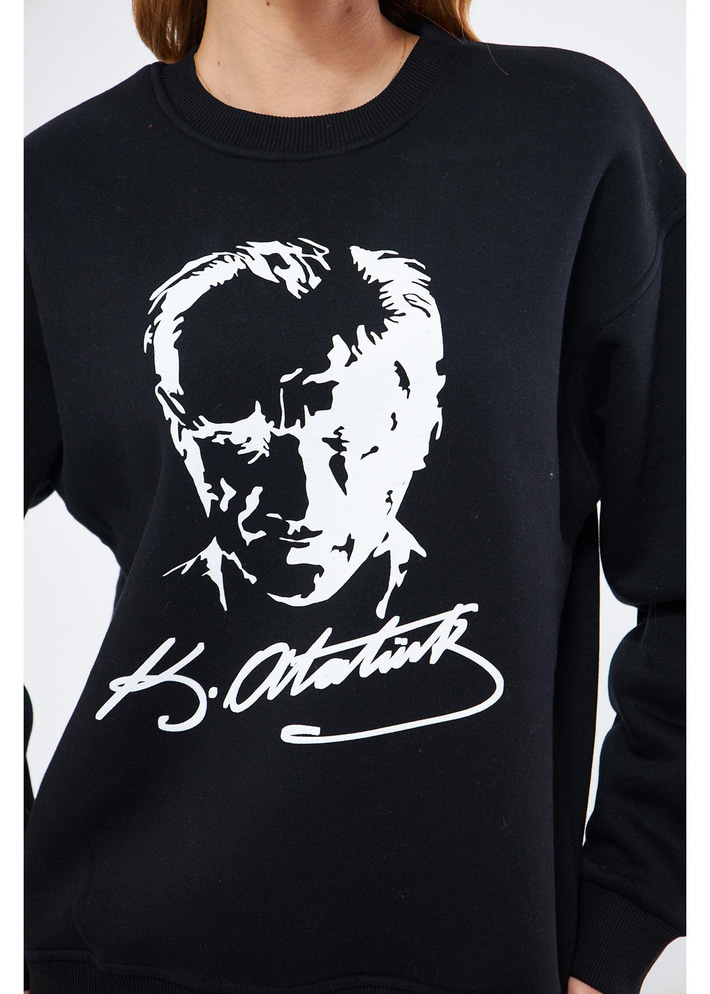 Cumhuriyet Koleksiyonu Atatürk Baskılı İmzalı Sweatshirt 