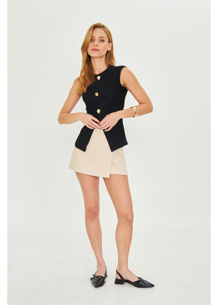 Düğme Detaylı Sıfır Kol Bluz - Siyah