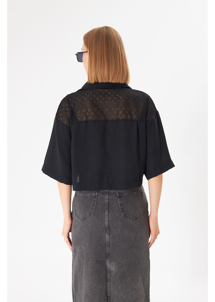 Kot Cepli Brodeli Kısa Keten Görünümlü Gömlek 