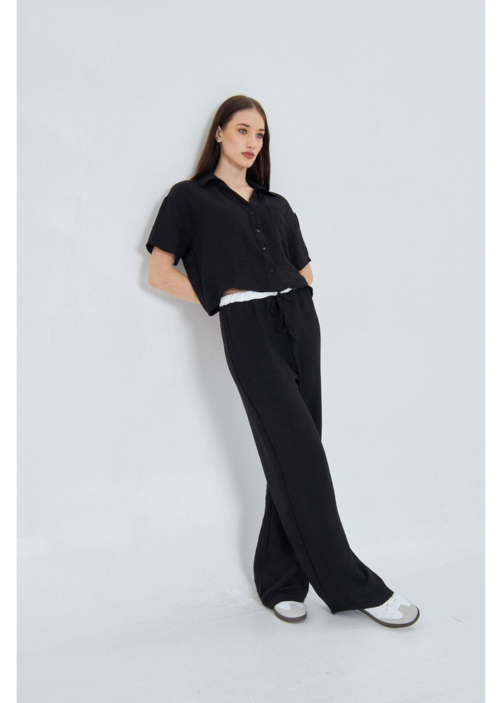 Önü Cepli Kısa Keten Görünümlü Gömlek 