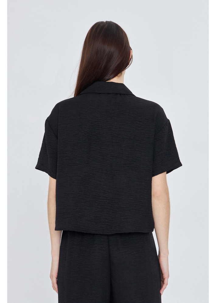 Önü Cepli Kısa Keten Görünümlü Gömlek 