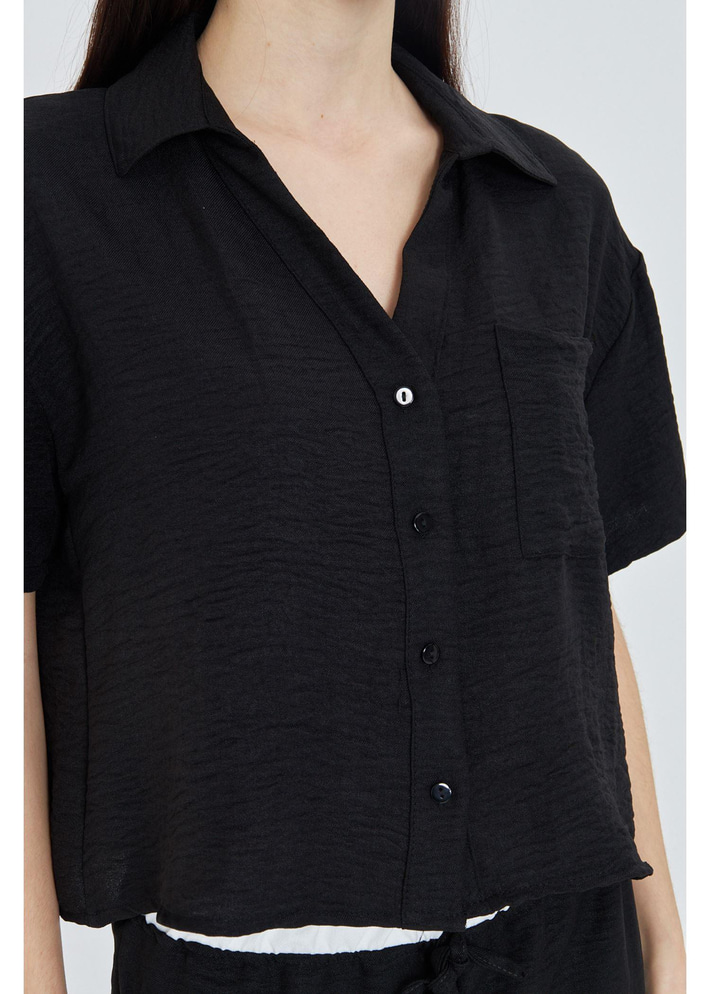 Önü Cepli Kısa Keten Görünümlü Gömlek 