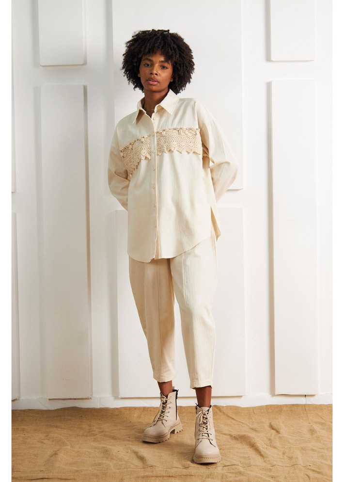 Önü Dantelli Balıksırtı Gabardin Gömlek 