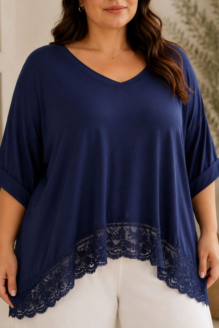 Eteği Dantelli V Yaka Modal Tişört
