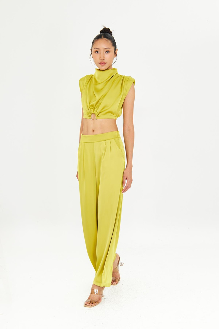 Halka Detaylı Pileli Saten Bluz - Yağ Yeşili