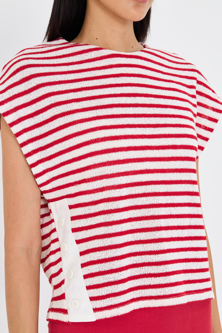Düğme Detaylı Çizgili Sıfır Kol Bluz - Kırmızı