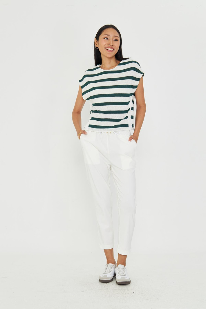 Düğme Detaylı Çizgili Sıfır Kol Bluz