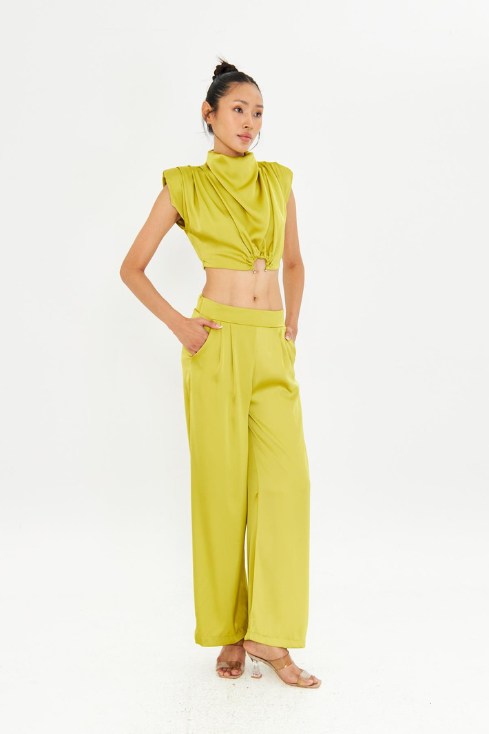 Halka Detaylı Pileli Saten Bluz - Yağ Yeşili