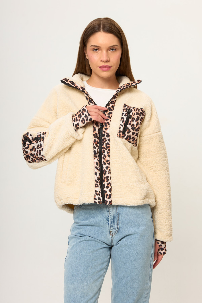 Leopar Desen Detaylı Peluş Mont