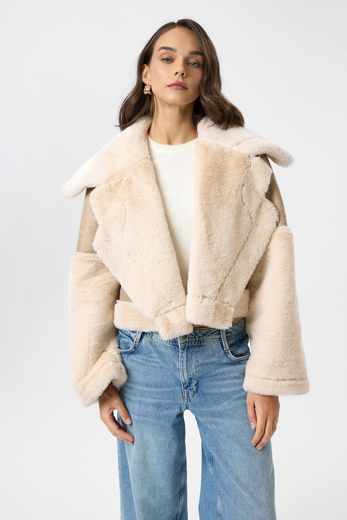 Geniş Yakalı Kolu Peluş Mont