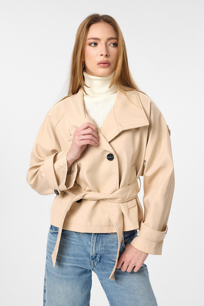 Geniş Yakalı Kısa Trençkot