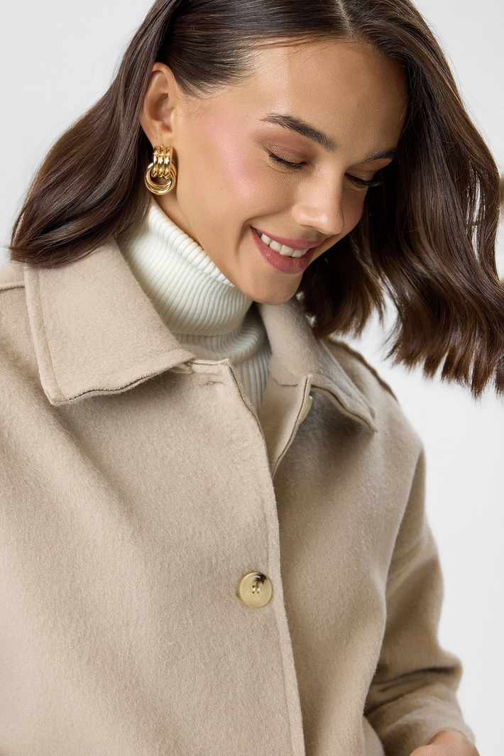 Cep Kapaklı Düğmeli Kaşe Kısa Kaban