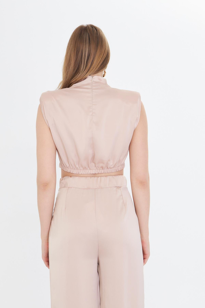 Halka Detaylı Pileli Saten Bluz 