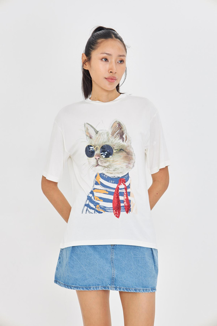 Pullu Gözlüklü Kedi Baskılı T-Shirt