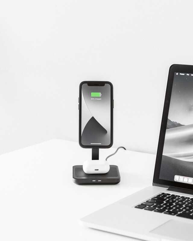 QUADLOCK MAG UYUMLU ÇİFTLİ MASAÜSTÜ KABLOSUZ ŞARJ CİHAZI