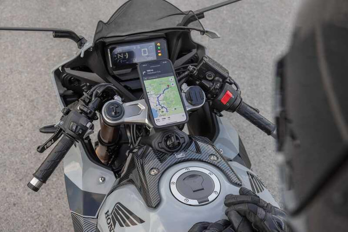 QUADLOCK USB HAVA KOŞULLARINA DAYANIKLI KABLOSUZ ŞARJ BAŞLIĞI