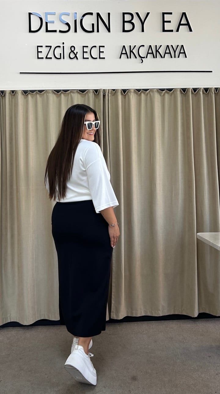 3023-Yırtmaçlı Dantel Detaylı Etek