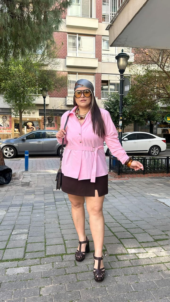 1122-Pembe Kemerli Poplin Gömlek