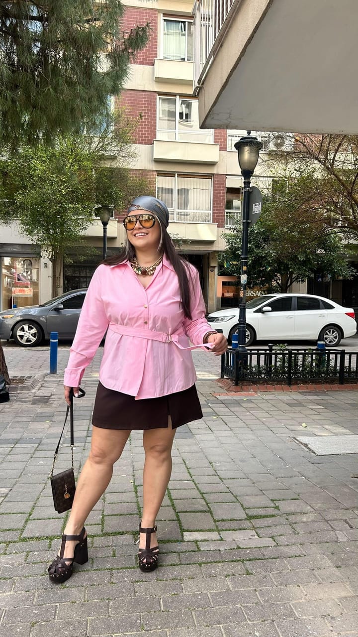 1122-Pembe Kemerli Poplin Gömlek