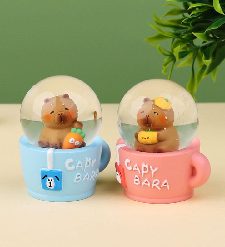Capybara Kar Küresi Orta Boy