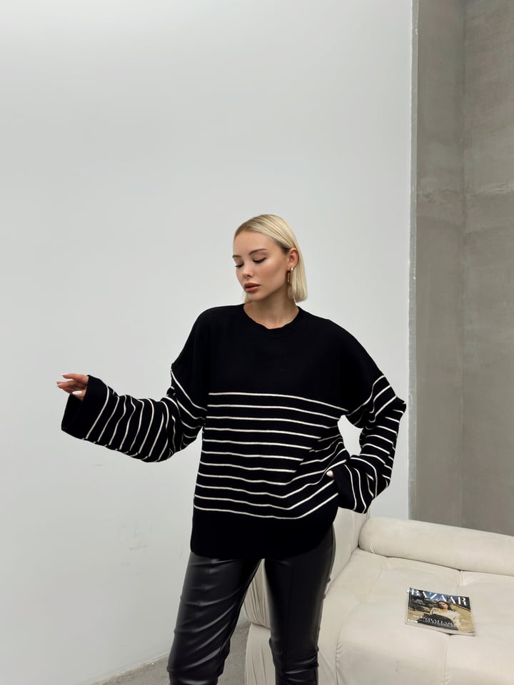 Crew Neck Striped Casual Knit Sweater BLACK 8238