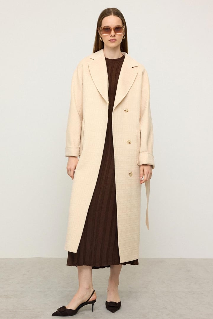 Self-Patterned Oversize Limited Edition Coat with Pocket CREAM 3140