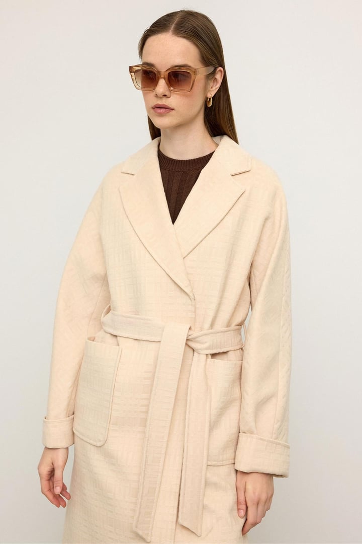 Self-Patterned Oversize Limited Edition Coat with Pocket CREAM 3140