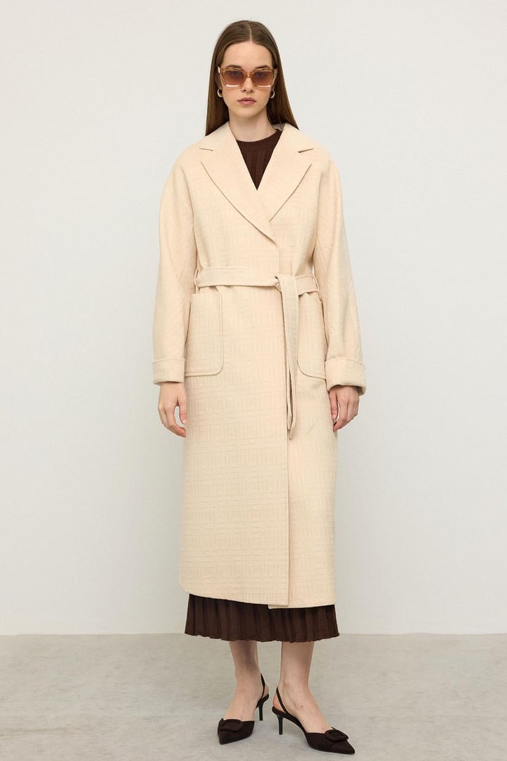 Self-Patterned Oversize Limited Edition Coat with Pocket CREAM 3140