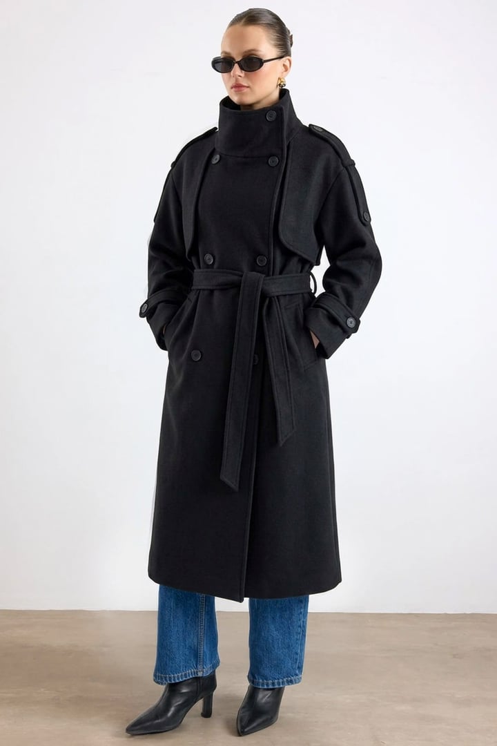 Dik Yaka Apolet ve Pelerin Detaylı Oversize Kaban SİYAH 3198