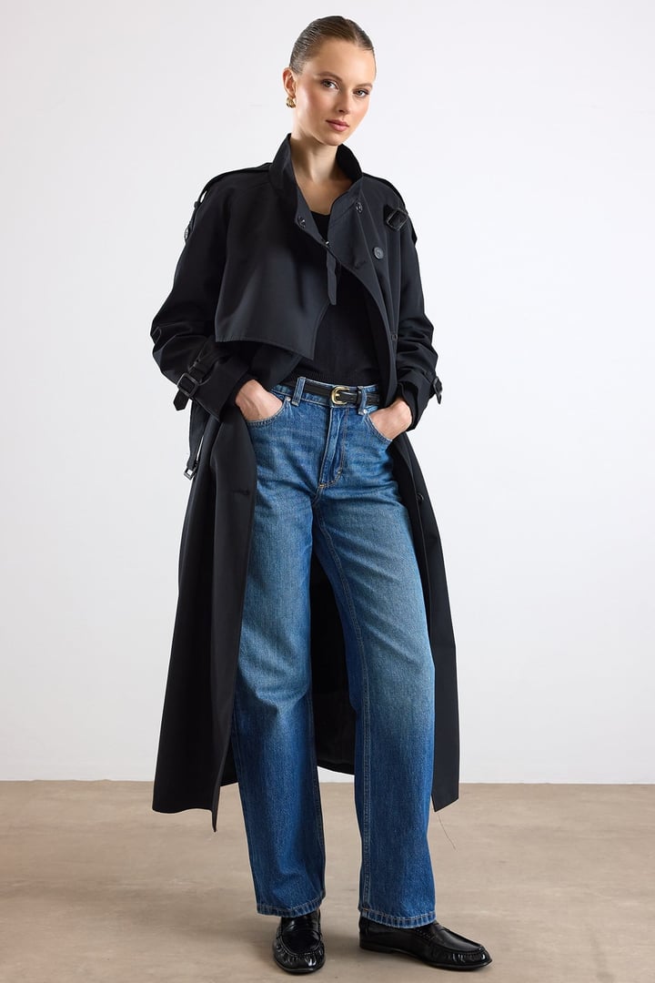 Dik Yaka Pelerin ve Pat Detaylı Oversize Su İtici Özellikli Trençkot SİYAH 6892