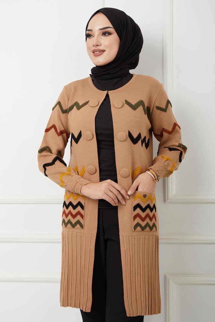 Düğme Aksesuarlı Zigzag Desenli Triko Hırka KAMEL 8194