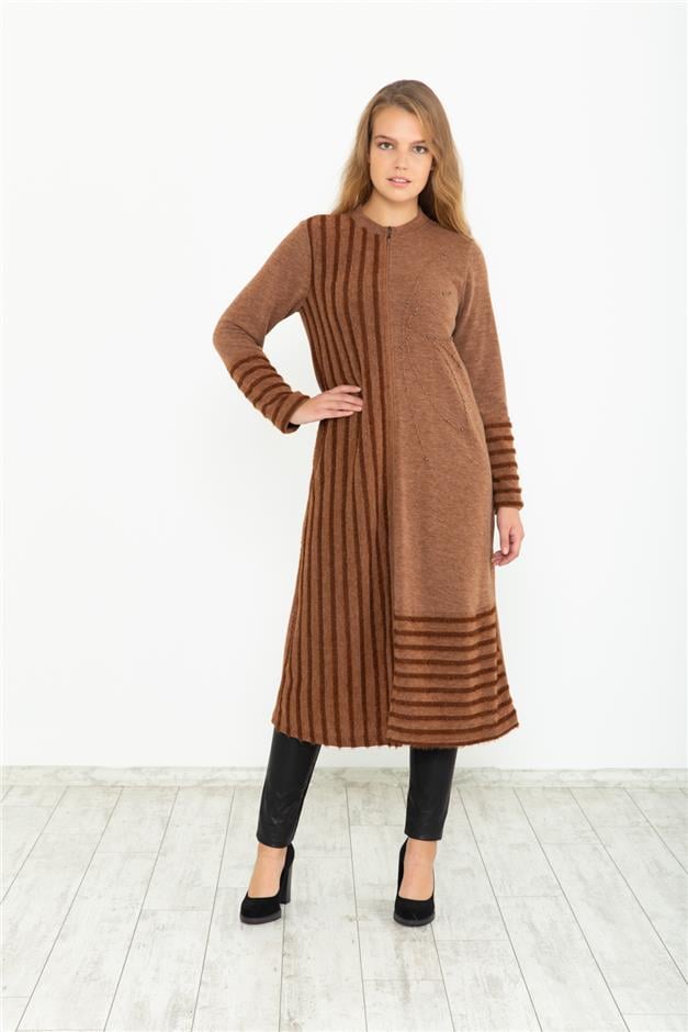 FERMAURLI ÇİZGİ DESENLİ TRİKO HIRKA TABA 8157