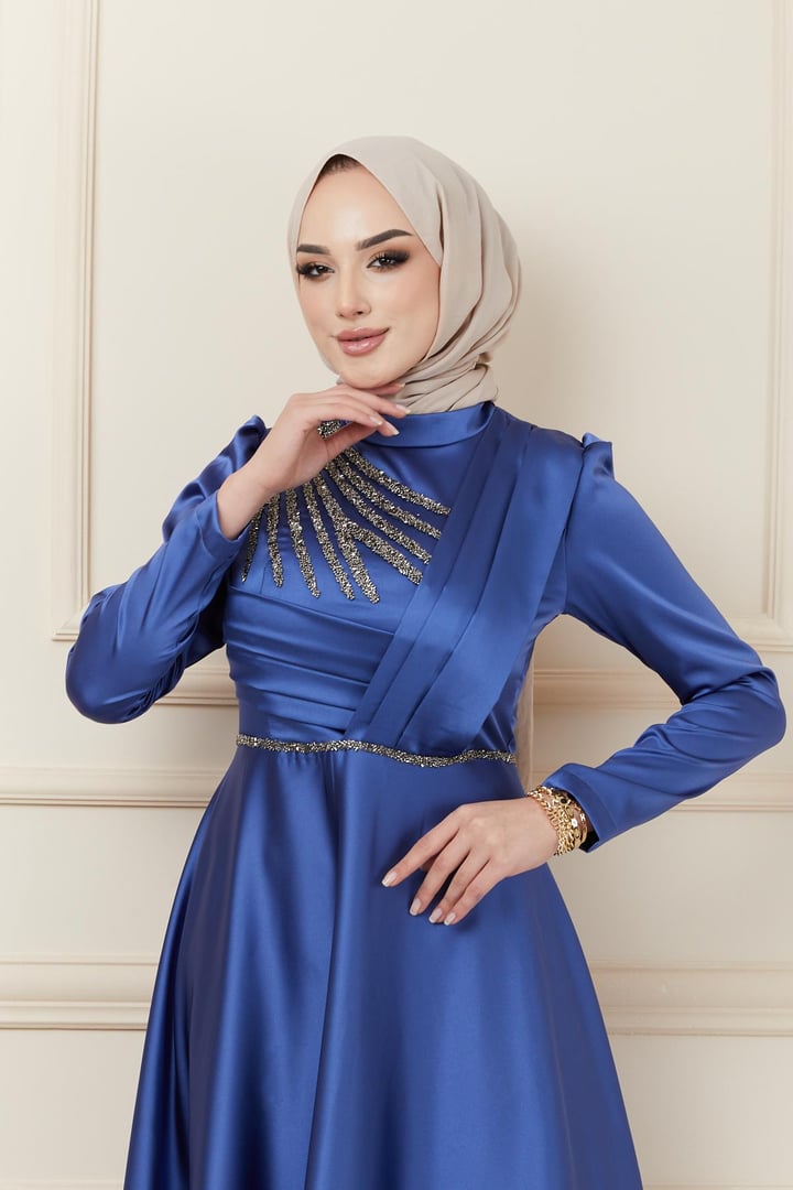Önü Pilise ve Boncuk Detaylı Saten Abiye Elbise K. İNDİGO 1624