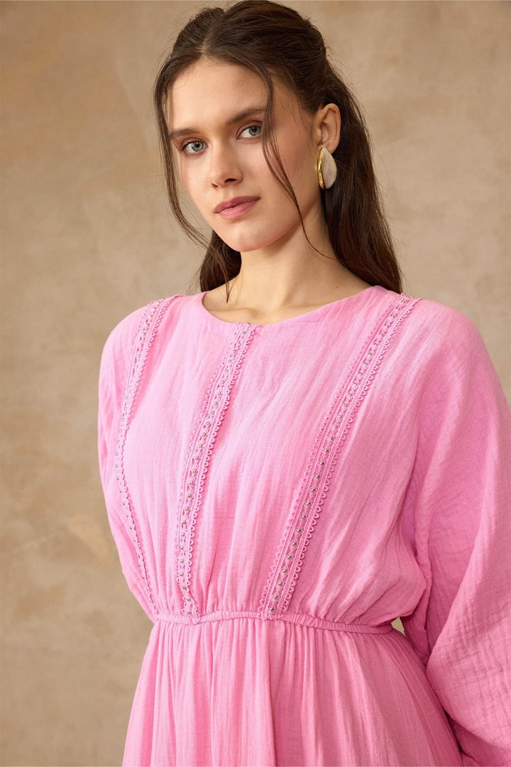 Şerit Detaylı Beli Lastikli Müslin Elbise PEMBE 9453-E