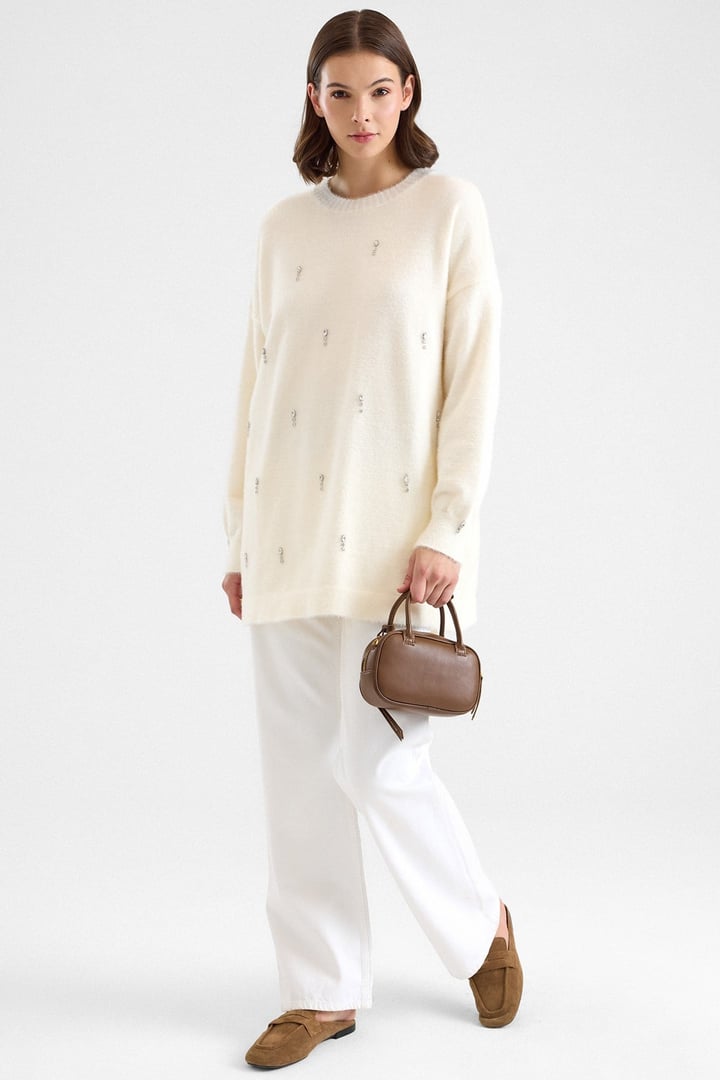 Taş Detaylı Soft Kumaş Oversize Triko Kazak EKRU 8290