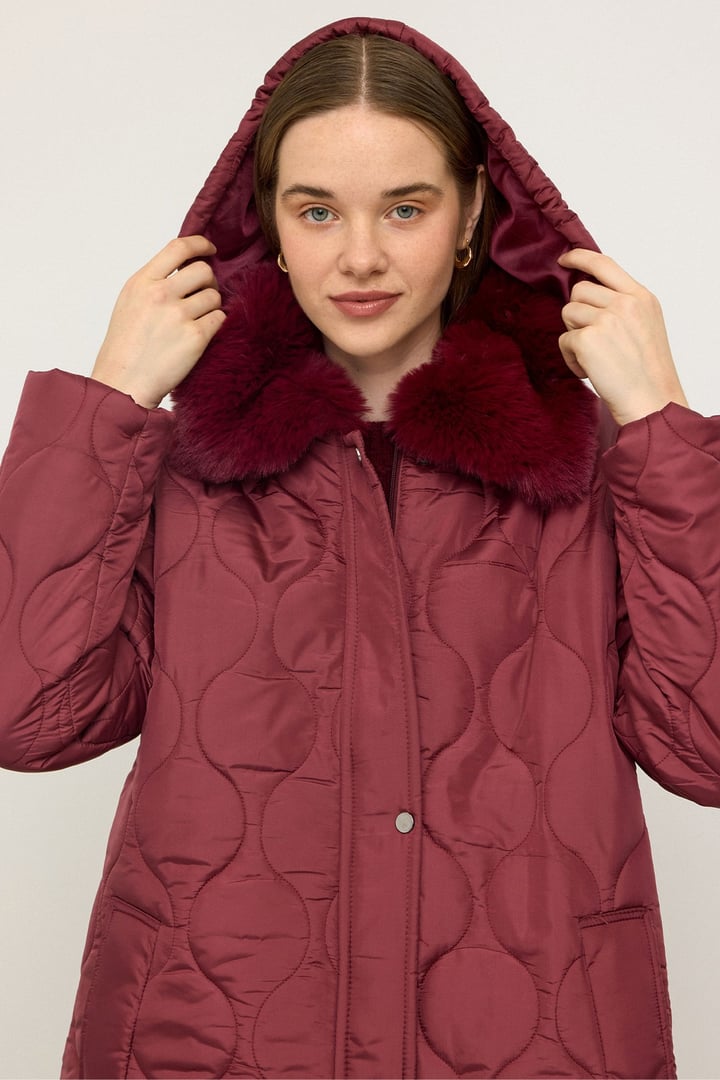 Quilted Coat with Detachable Hood and Zipper Closure, Fur Collar CLARET RED 6784